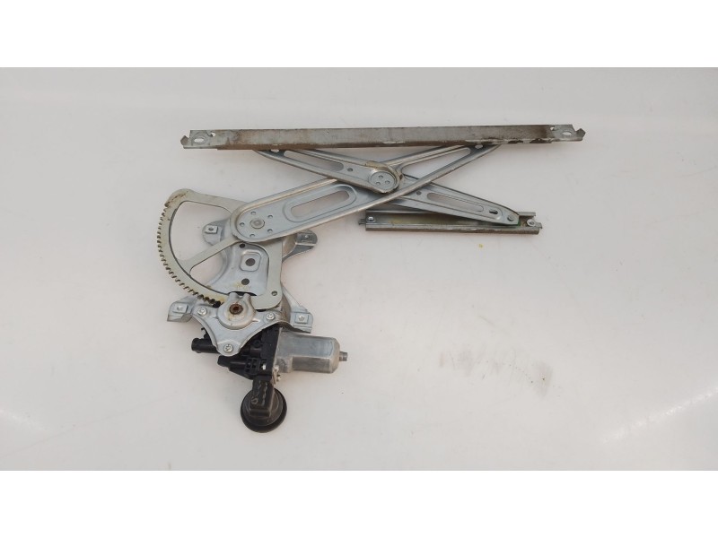 Recambio de elevalunas delantero derecho para toyota yaris (_p13_) 1.5 hybrid (nhp130_) referencia OEM IAM   