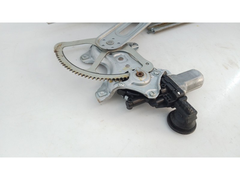 Recambio de elevalunas delantero derecho para toyota yaris (_p13_) 1.5 hybrid (nhp130_) referencia OEM IAM   