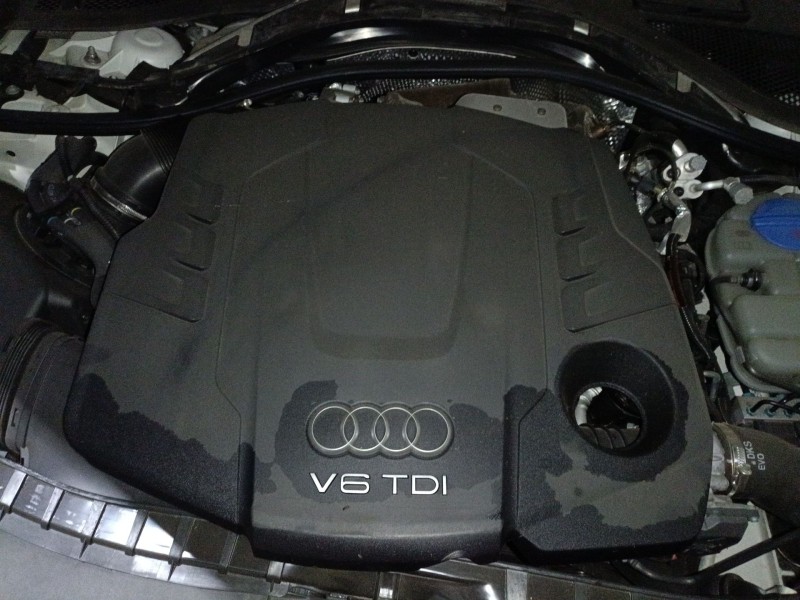 Recambio de tapa motor para audi a7 sportback (4ga, 4gf) 3.0 tdi quattro referencia OEM IAM   