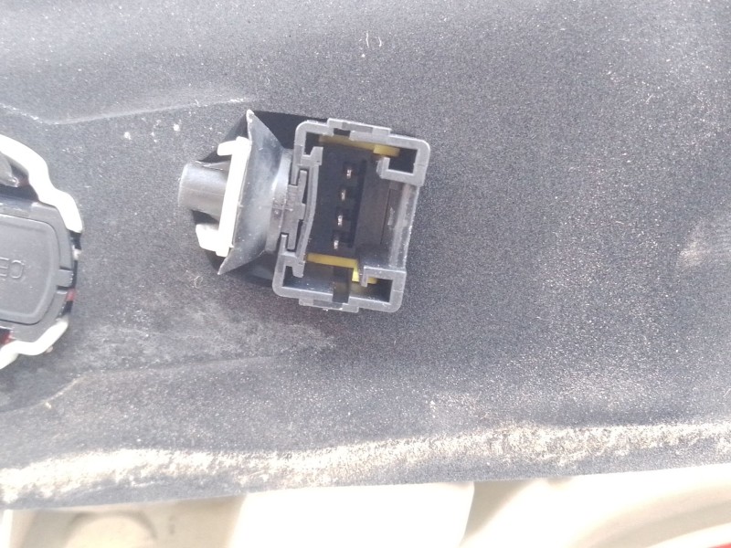 Recambio de piloto trasero izquierdo para renault scenic iii 1.9 dci diesel fap referencia OEM IAM 265550014R  E1-A1-15-2