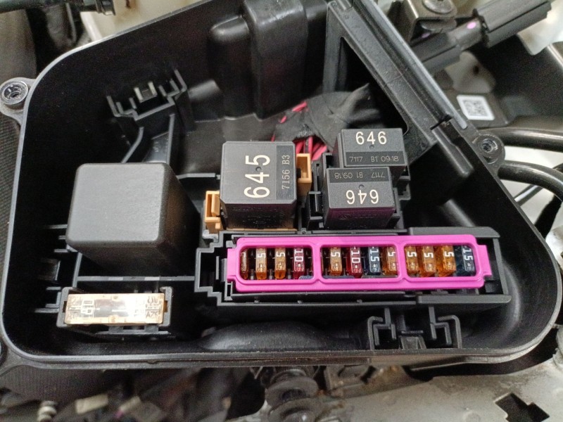 Recambio de caja reles / fusibles para audi a7 sportback (4ga, 4gf) 3.0 tdi quattro referencia OEM IAM   