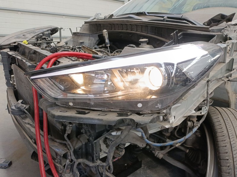 Recambio de faro izquierdo para hyundai tucson (tl, tle) 1.7 crdi referencia OEM IAM   