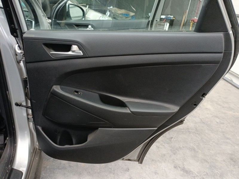 Recambio de guarnecido puerta trasera derecha para hyundai tucson (tl, tle) 1.7 crdi referencia OEM IAM   