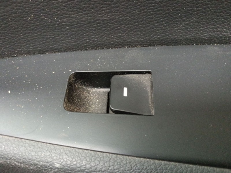 Recambio de mando elevalunas trasero derecho para hyundai tucson (tl, tle) 1.7 crdi referencia OEM IAM   