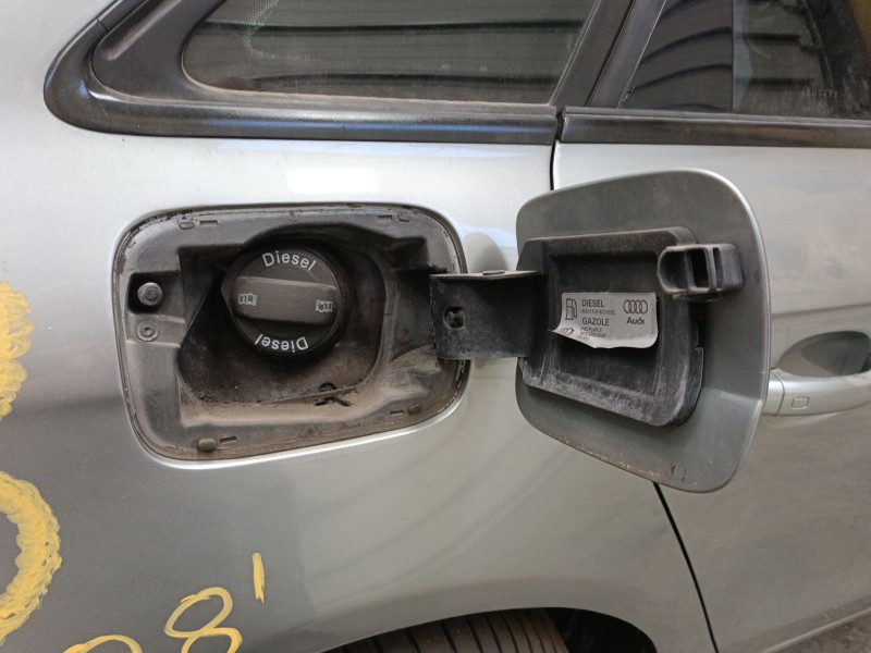 Recambio de tapa exterior combustible para audi a4 b7 (8ec) 2.0 tdi referencia OEM IAM   
