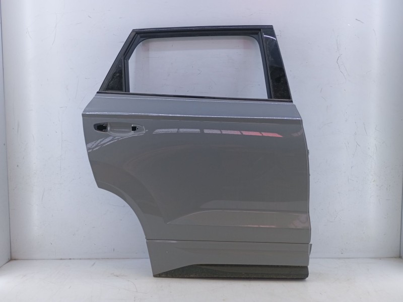 Recambio de puerta trasera derecha para skoda karoq 2.0 tdi nu7 referencia OEM IAM   