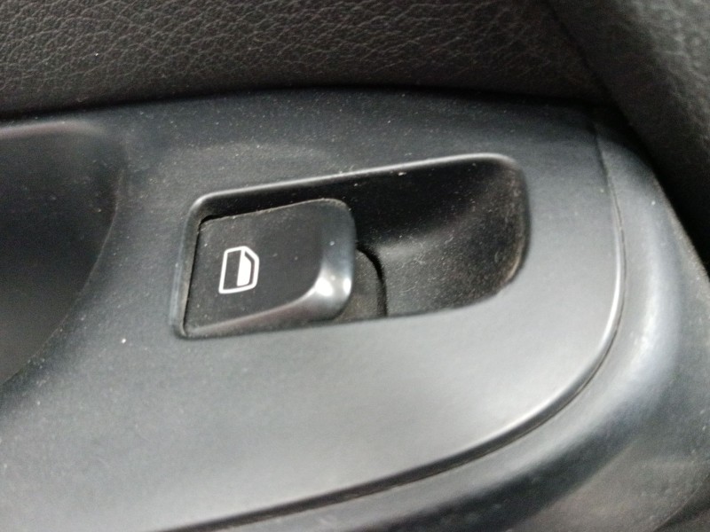 Recambio de mando elevalunas trasero izquierdo para audi a4 b7 (8ec) 2.0 tdi referencia OEM IAM   