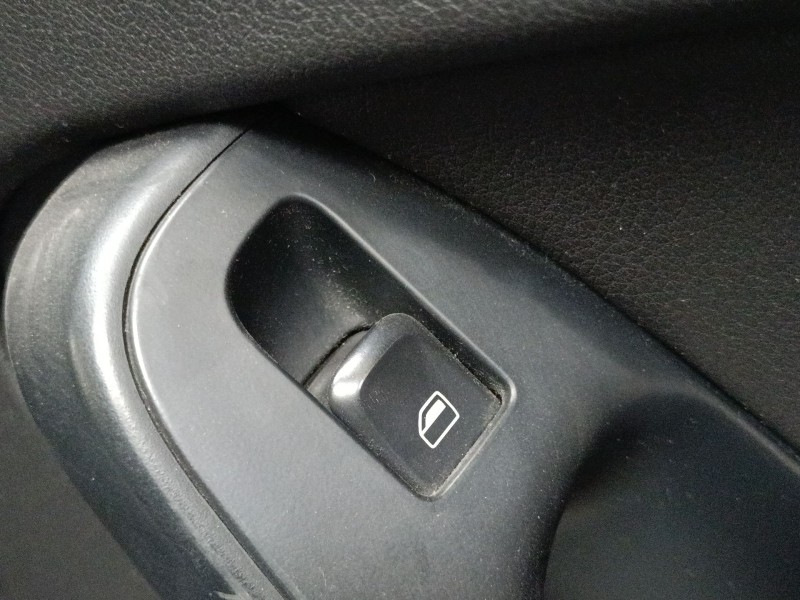 Recambio de mando elevalunas trasero derecho para audi a4 b7 (8ec) 2.0 tdi referencia OEM IAM   