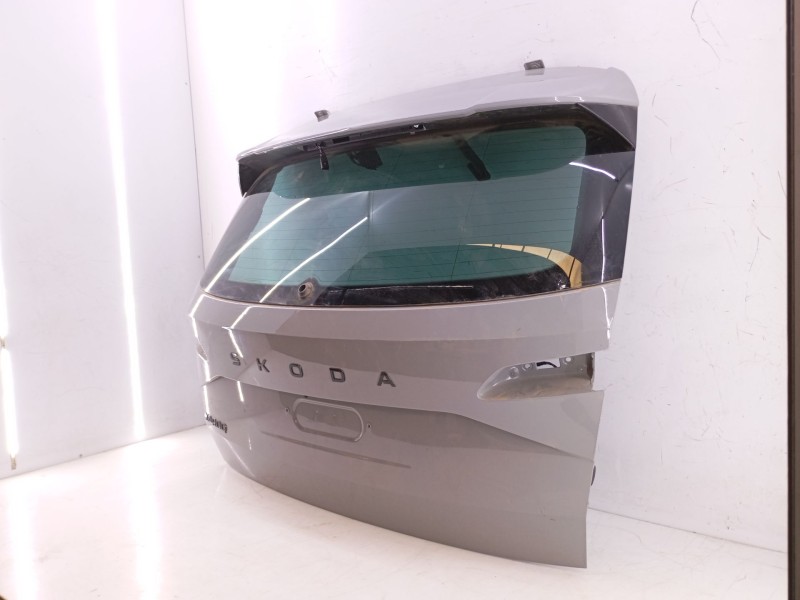 Recambio de porton trasero para skoda karoq 2.0 tdi nu7 referencia OEM IAM   
