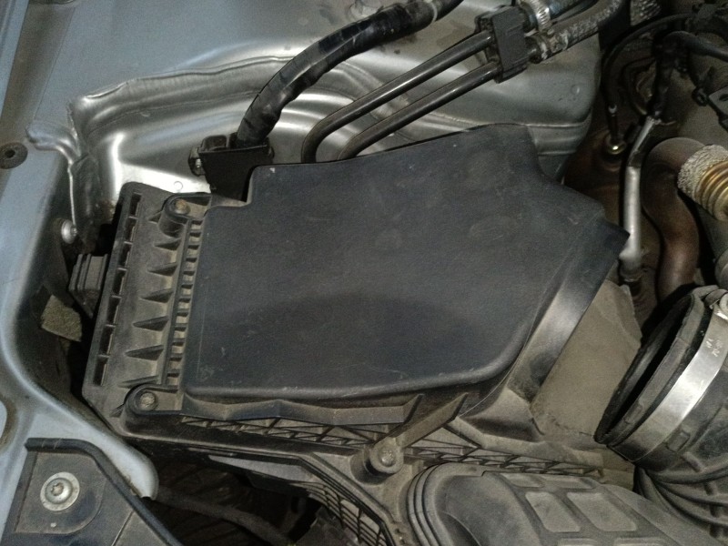 Recambio de filtro aire para audi a4 b7 (8ec) 2.0 tdi referencia OEM IAM   