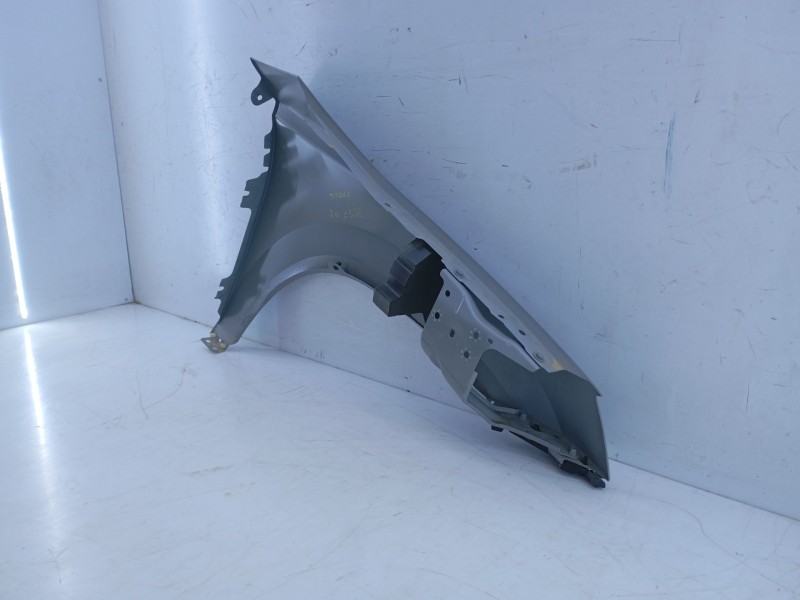 Recambio de aleta delantera izquierda para skoda karoq 2.0 tdi nu7 referencia OEM IAM   E4-A2-13