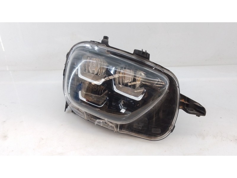 Recambio de faro derecho xenon para citroën c3 iii (sx) 1.2 puretech 82 referencia OEM IAM   