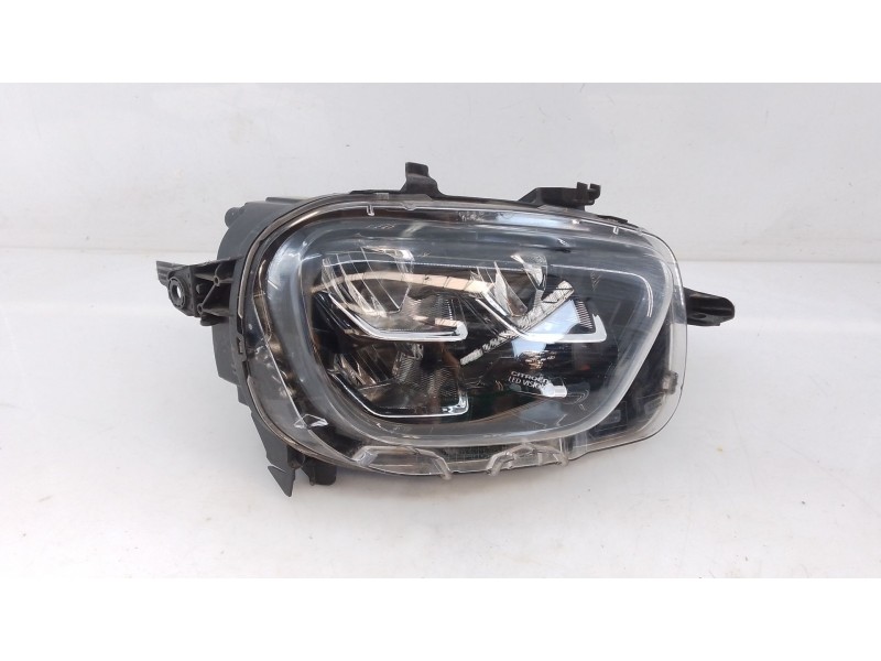 Recambio de faro derecho xenon para citroën c3 iii (sx) 1.2 puretech 82 referencia OEM IAM   