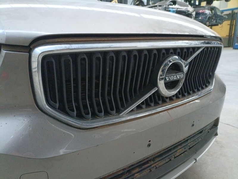 Recambio de rejilla delantera para volvo xc40 (536) t3 referencia OEM IAM   