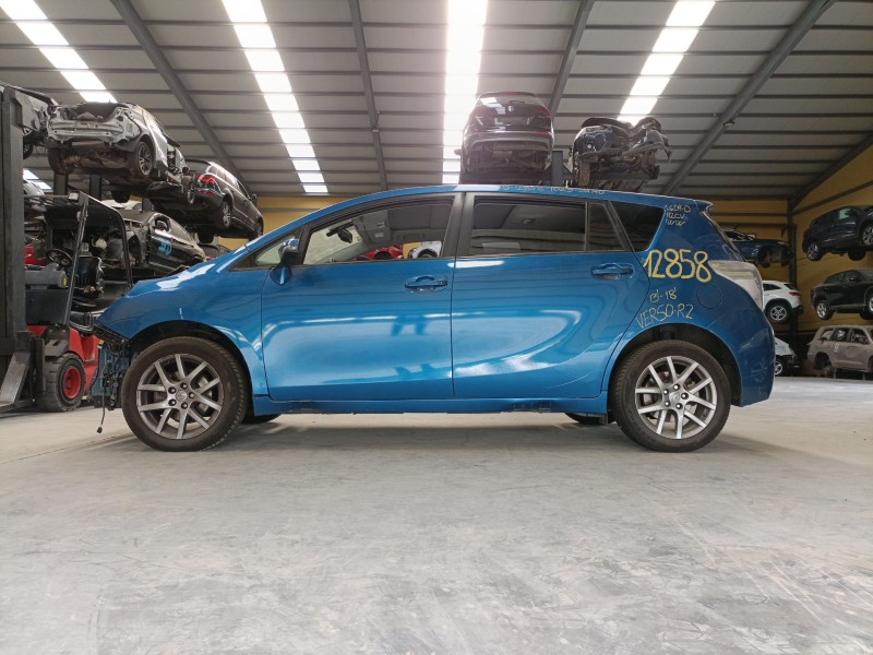 toyota verso (_r2_) del año 2014