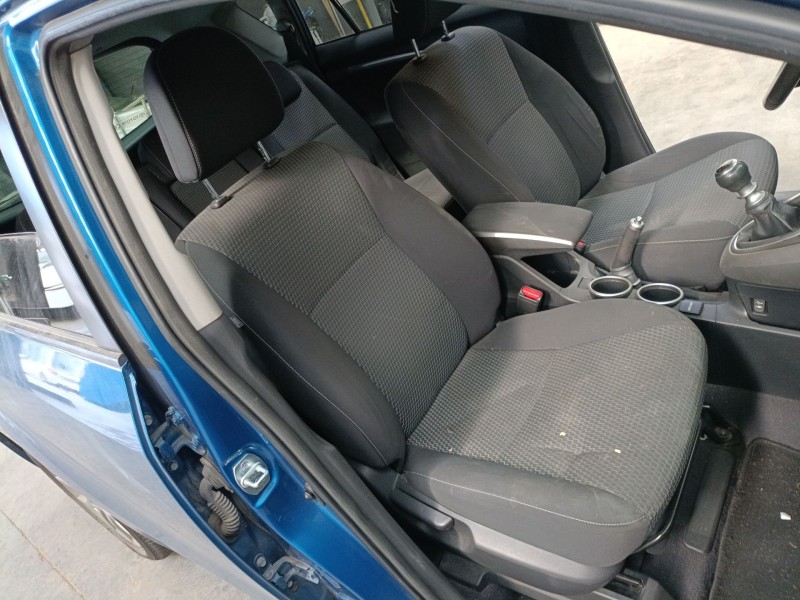 toyota verso (_r2_) del año 2014