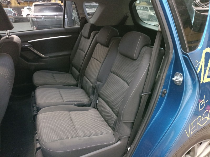 toyota verso (_r2_) del año 2014