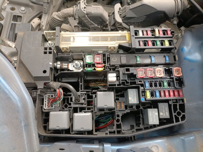 Recambio de caja reles / fusibles para toyota verso (_r2_) 1.6 d4-d (war20_) referencia OEM IAM   