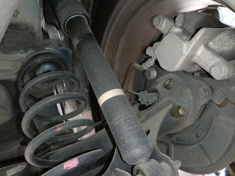 Recambio de amortiguador trasero derecho para toyota verso (_r2_) 1.6 d4-d (war20_) referencia OEM IAM   