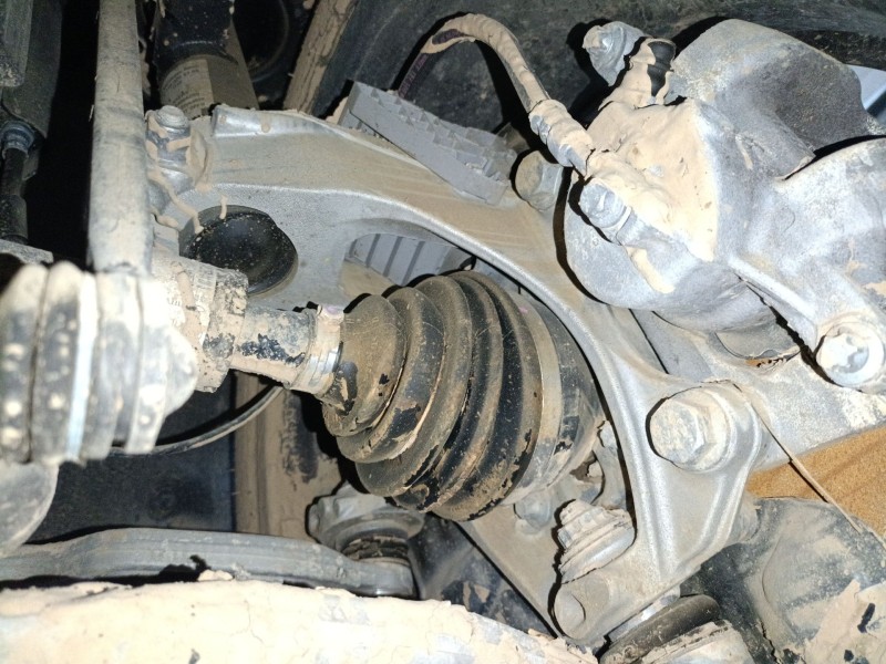 Recambio de mangueta delantera izquierda para mercedes-benz cla (c118) cla 180 (118.384) referencia OEM IAM   