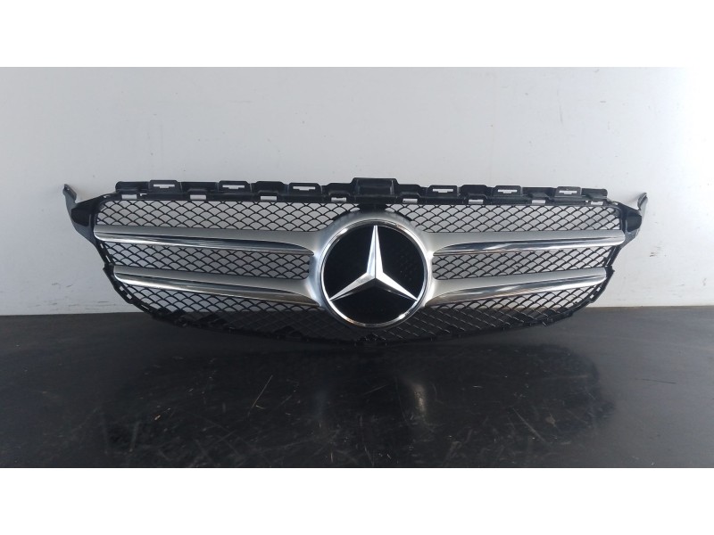 Recambio de rejilla delantera para mercedes-benz clase c (w205) c 220 bluetec / d (205.002, 205.004) referencia OEM IAM   