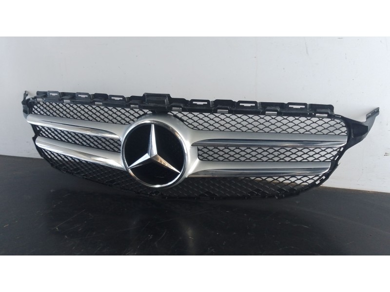 Recambio de rejilla delantera para mercedes-benz clase c (w205) c 220 bluetec / d (205.002, 205.004) referencia OEM IAM   