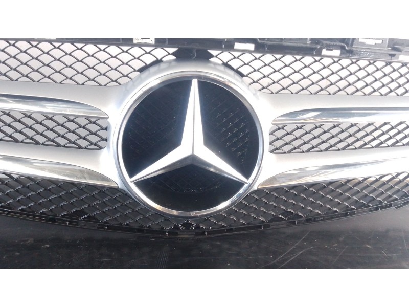 Recambio de rejilla delantera para mercedes-benz clase c (w205) c 220 bluetec / d (205.002, 205.004) referencia OEM IAM   