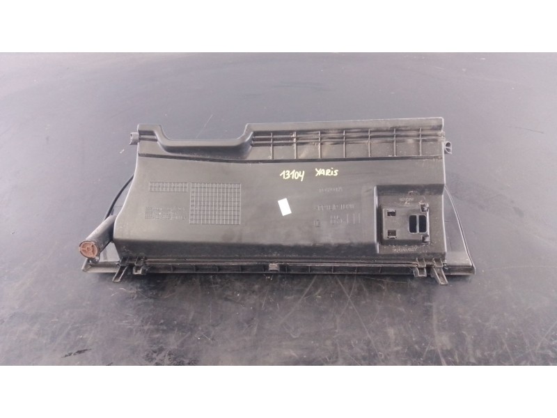Recambio de guantera para toyota yaris (_p13_) 1.5 hybrid (nhp130_) referencia OEM IAM   