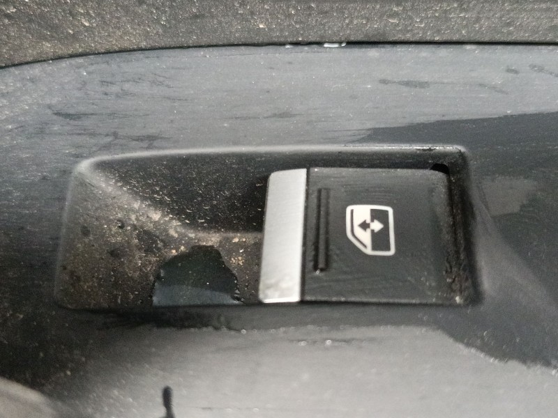 Recambio de mando elevalunas trasero derecho para audi q3 sportback (f3n) 35 tdi referencia OEM IAM   