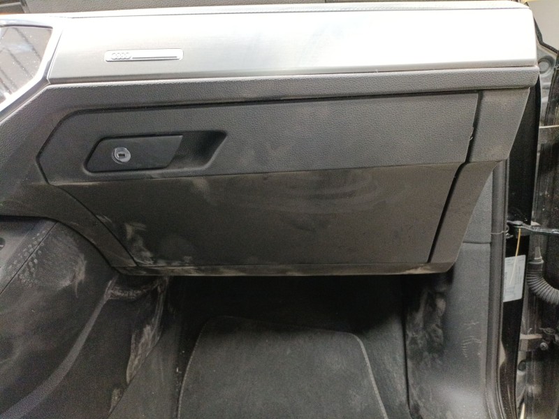 Recambio de guantera para audi q3 sportback (f3n) 35 tdi referencia OEM IAM   