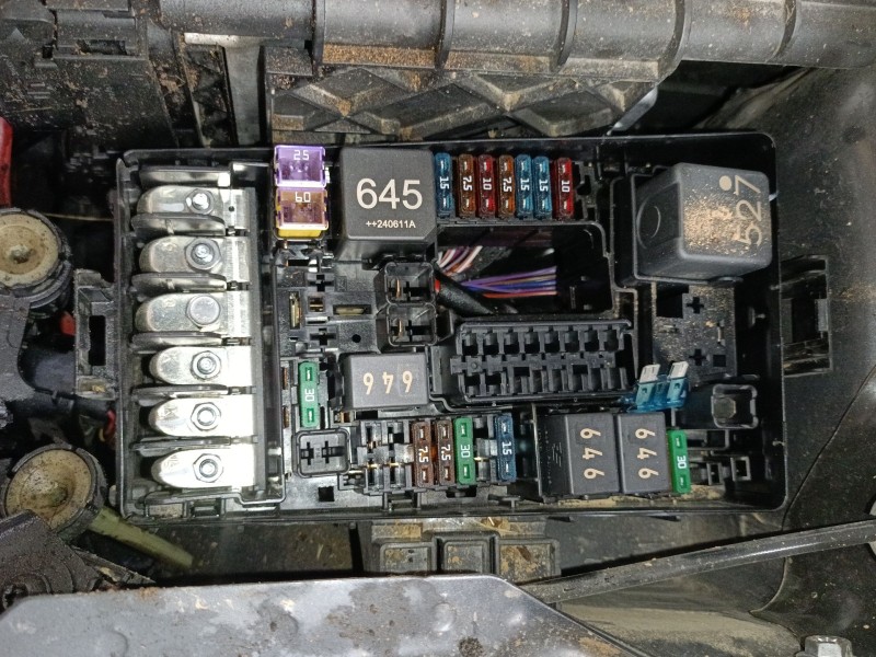 Recambio de caja reles / fusibles para audi q3 sportback (f3n) 35 tdi referencia OEM IAM   