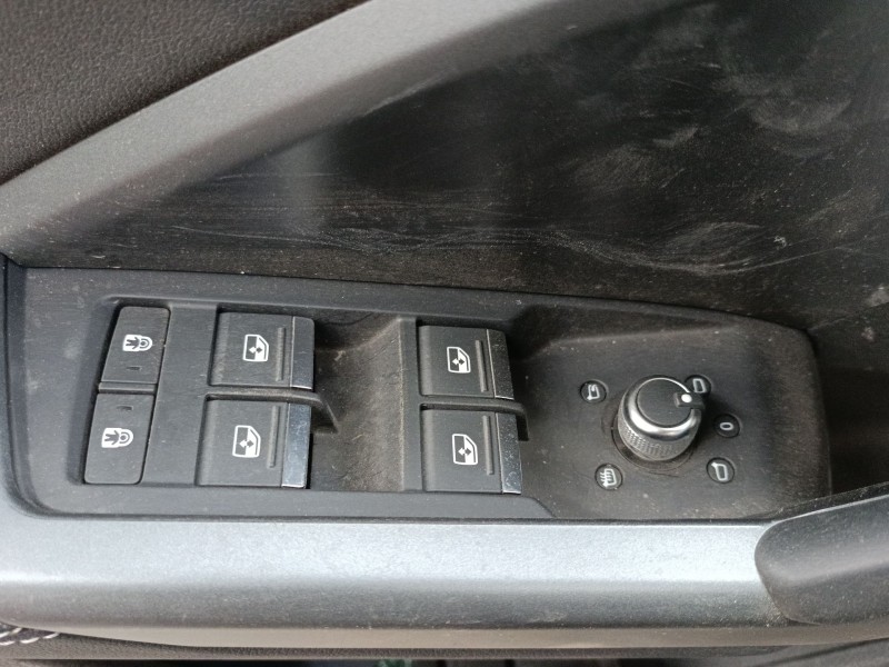 Recambio de mando elevalunas delantero izquierdo para audi q3 sportback (f3n) 35 tdi referencia OEM IAM   