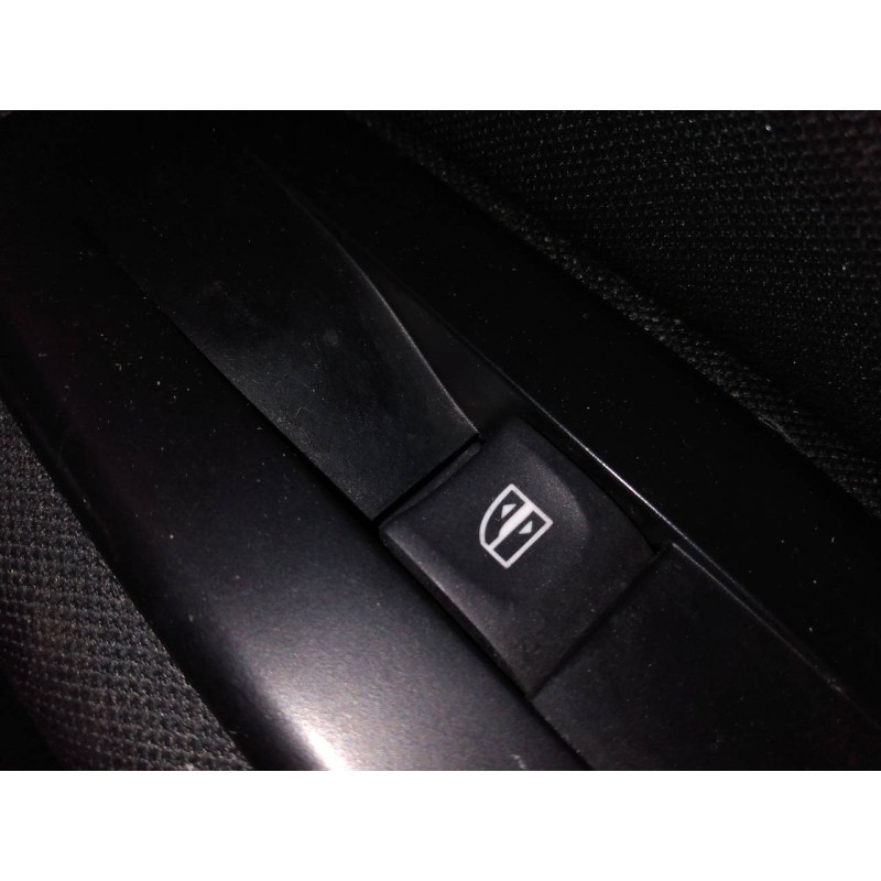 Recambio de mando elevalunas delantero derecho para renault megane iii berlina 5 p limited referencia OEM IAM   