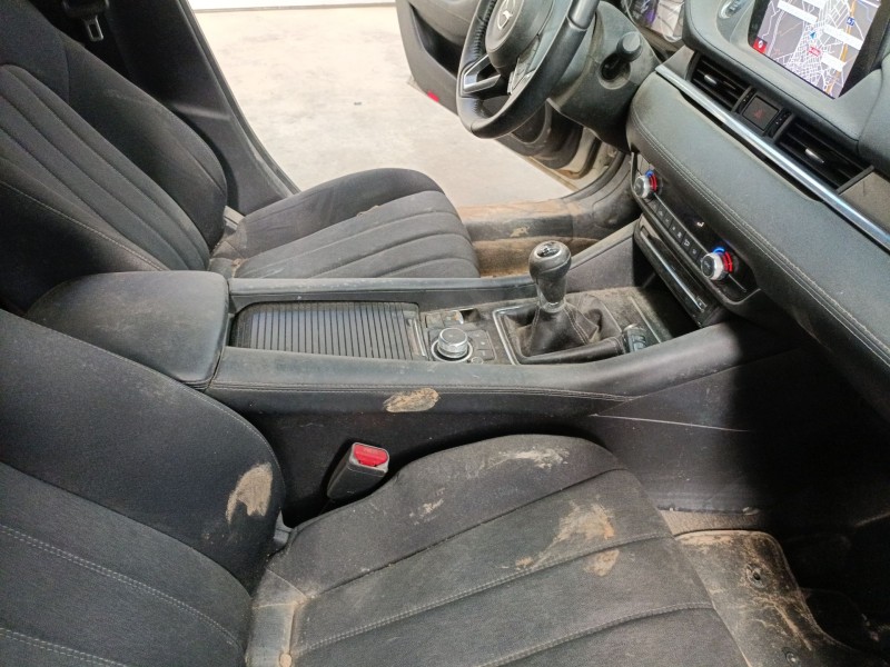 Recambio de consola central para mazda 6 sedán (gj, gl) 2.0 (gj2, gl2, gl6) referencia OEM IAM   