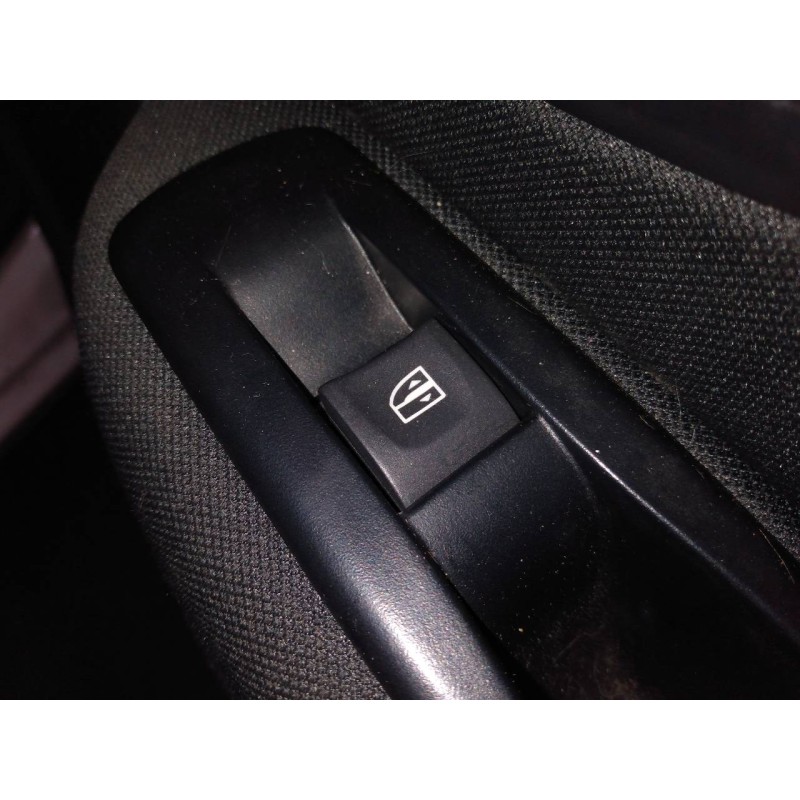 Recambio de mando elevalunas trasero derecho para renault megane iii berlina 5 p limited referencia OEM IAM   