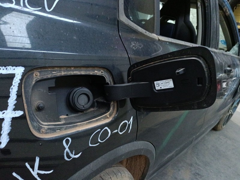Recambio de tapa exterior combustible para lynk & co 01 phev referencia OEM IAM   