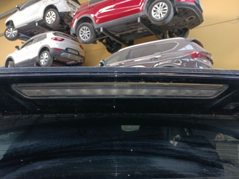 Recambio de luz central de freno para lynk & co 01 phev referencia OEM IAM   