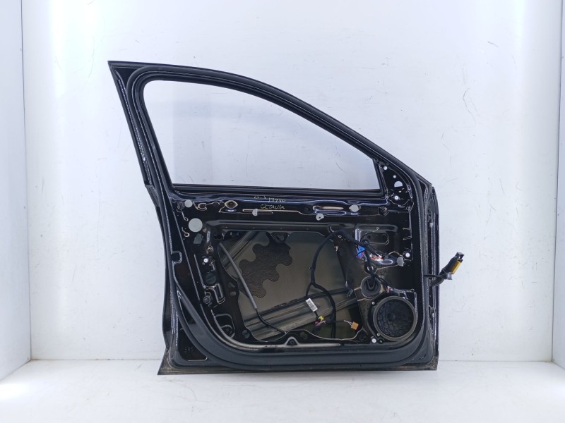 Recambio de puerta delantera izquierda para skoda octavia nx3 referencia OEM IAM   E4-B4-2