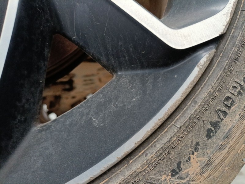 Recambio de llanta para lynk & co 01 phev referencia OEM IAM 235/45/20  