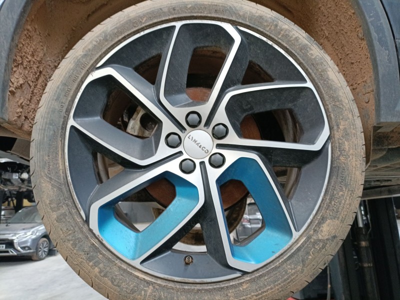 Recambio de llanta para lynk & co 01 phev referencia OEM IAM 235/45/20  