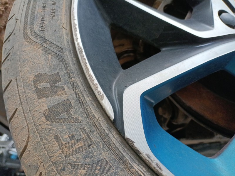 Recambio de llanta para lynk & co 01 phev referencia OEM IAM 235/45/20  