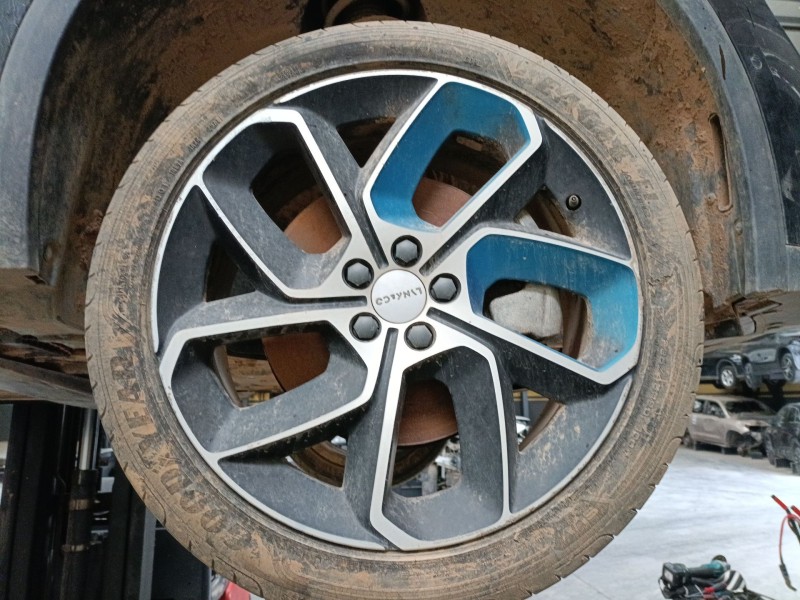 Recambio de llanta para lynk & co 01 phev referencia OEM IAM 235/45/20  