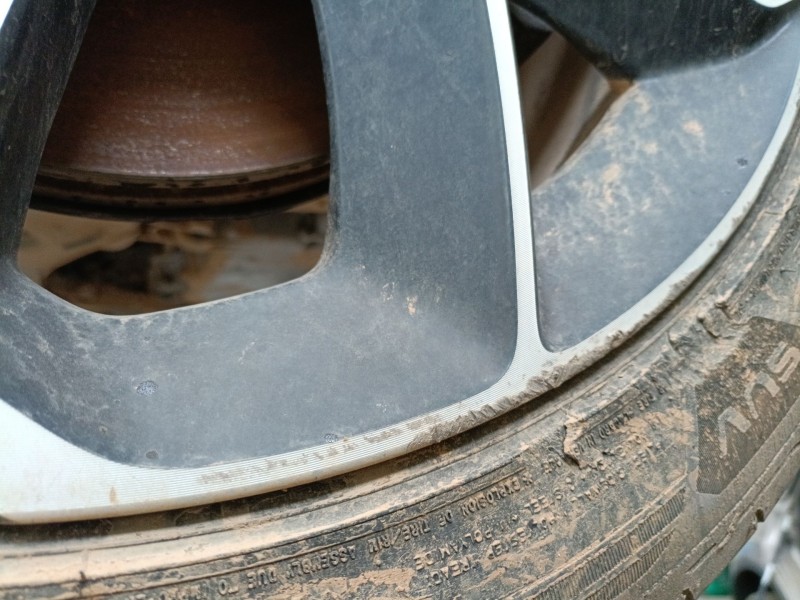 Recambio de llanta para lynk & co 01 phev referencia OEM IAM 235/45/20  