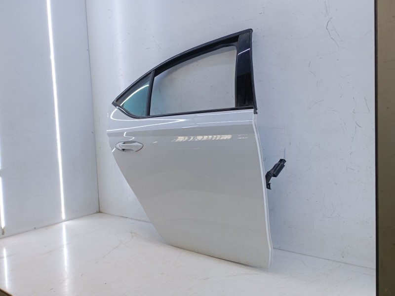 Recambio de puerta trasera derecha para skoda octavia iv nx3 vrs 2.0 tsi referencia OEM IAM   