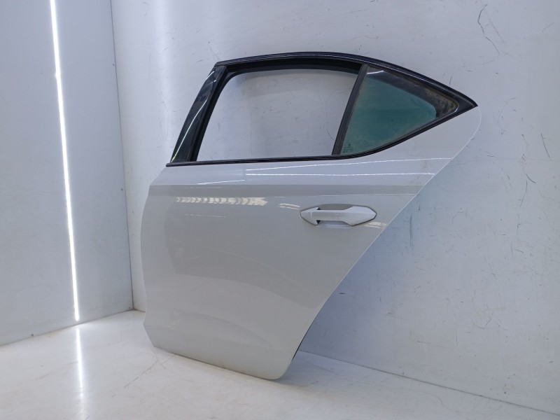 Recambio de puerta trasera izquierda para skoda octavia iv nx3 vrs 2.0 tsi referencia OEM IAM   E4-B4-4