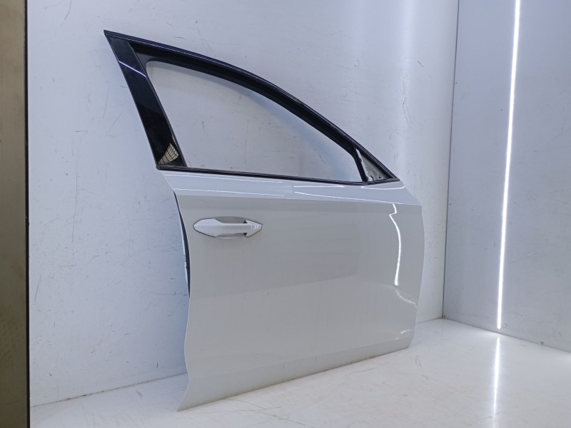 Recambio de puerta delantera derecha para skoda octavia iv nx3 vrs 2.0 tsi referencia OEM IAM   E4-B4-4