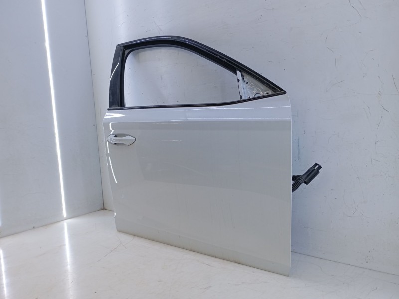 Recambio de puerta delantera derecha para skoda octavia iv nx3 vrs 2.0 tsi referencia OEM IAM   E4-B4-4