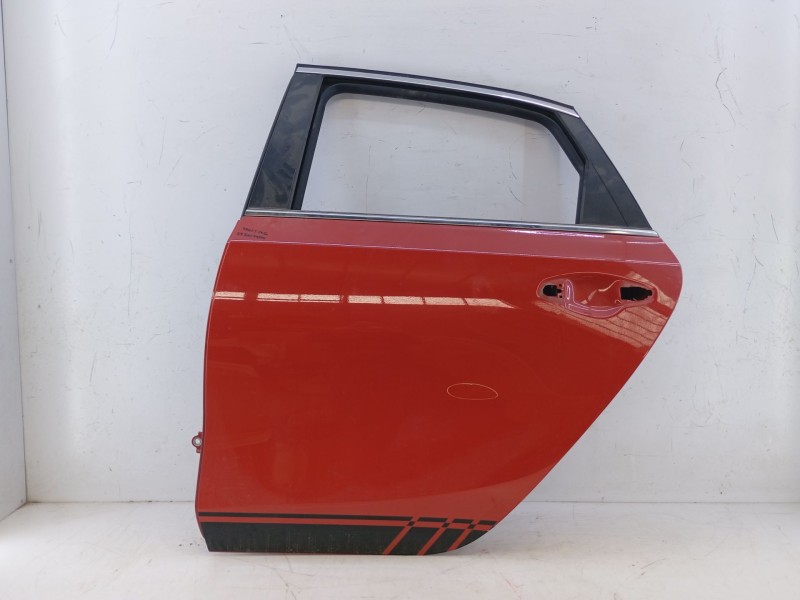 Recambio de puerta trasera izquierda para kia ceed (cd) 1.4 t-gdi referencia OEM IAM   E4-B4-4