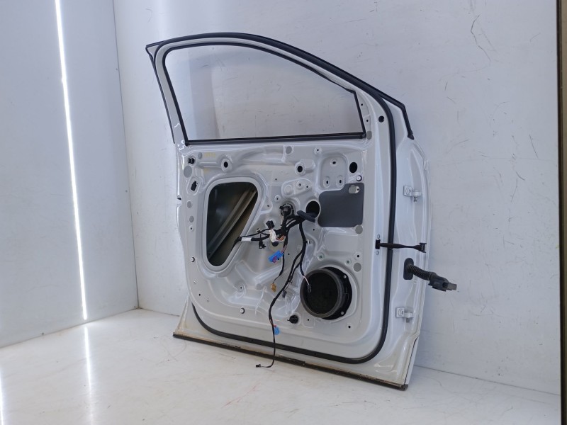 Recambio de puerta delantera izquierda para skoda karoq 2.0 tdi nu7 referencia OEM IAM   