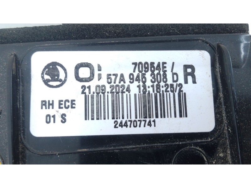 Recambio de piloto trasero derecho porton para skoda karoq 2.0 tdi nu7 referencia OEM IAM   